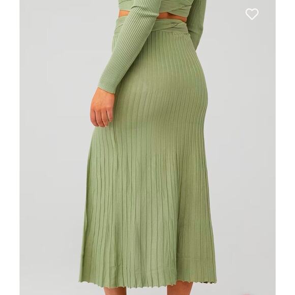 Sovere Midi Skirt Inertia Knit fabric -front slit -Green Tea, size NWT $149 - Picture 2 of 7